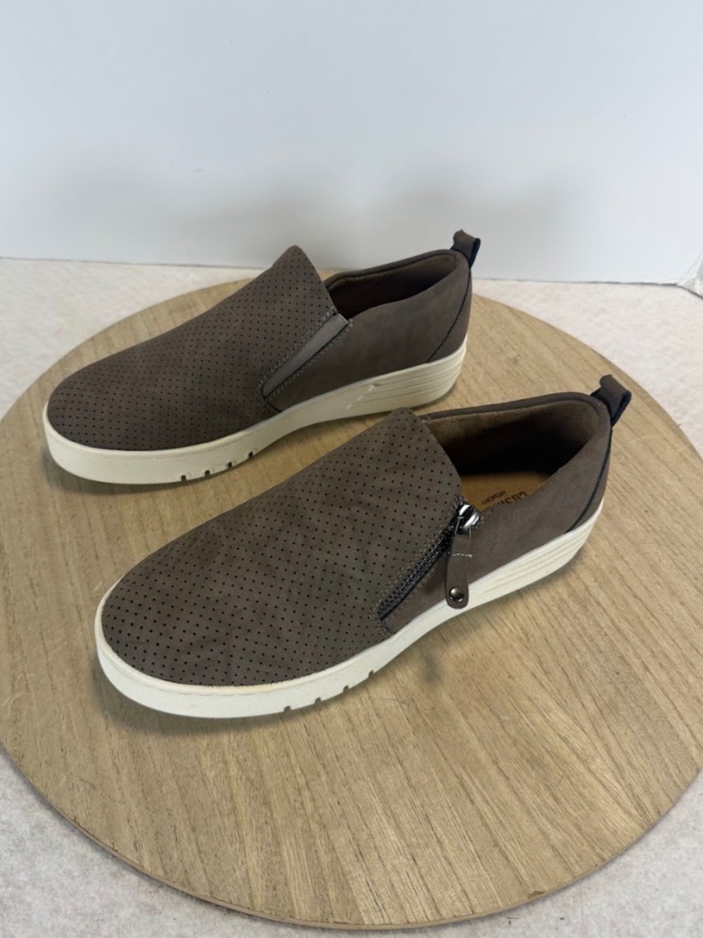 Cushionaire Womens 8.5 Taupe Perforated Slip On Sneakers Side Zip Memory Foam